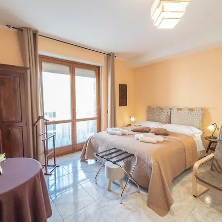 La Rosa - Elegant Guest house *