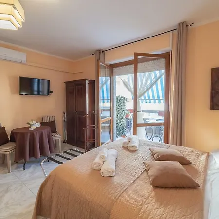 La Rosa - Elegant Guest house *