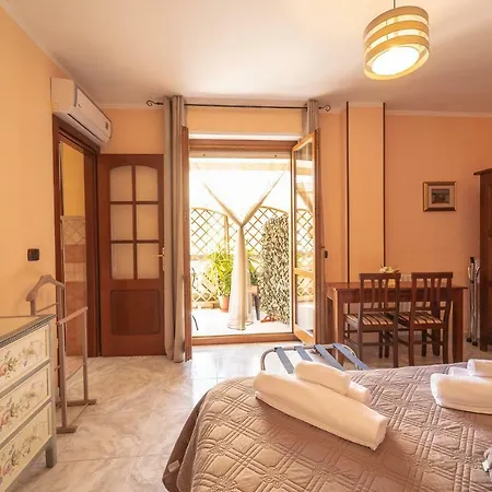 La Rosa - Elegant Guest house *